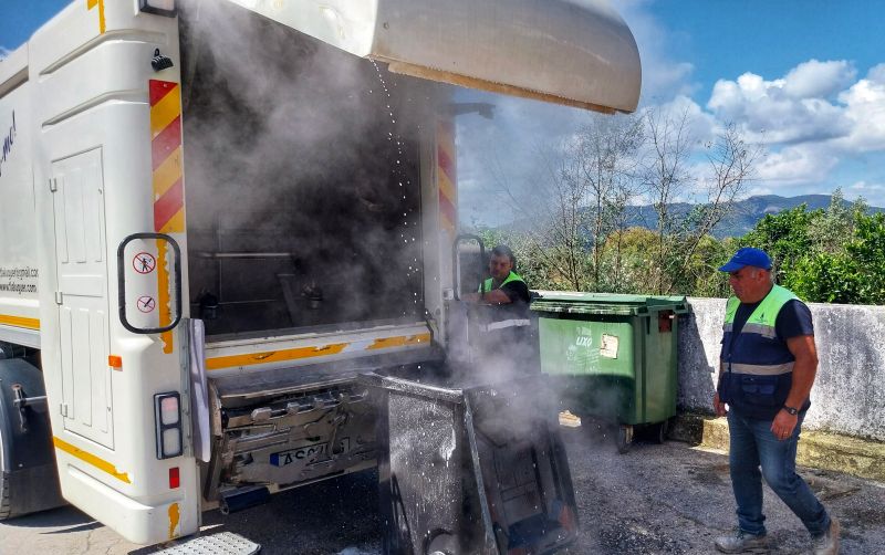 Vila de Rei reforça higiene urbana ao lavar e desinfetar contentores de resíduos sólidos