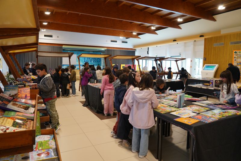 oleiros-feira-do-livro-2025-concedeu-quatro-dias-de-leitura-cultura-e-partilha-