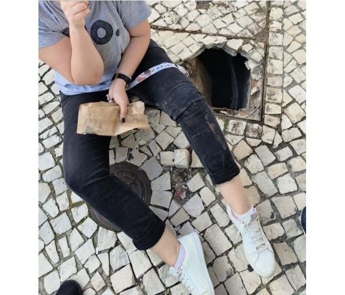 Castelo Branco: Mulher cai após tampa da via pública partir