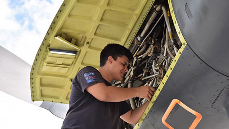 cenfortec-lanya-cursos-de-mecynico-de-aeronaves-e-tycnico-de-manutenyyo-de-aeronaves-em-castelo-branco